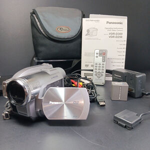 TESTED Bundle Panasonic VDR-D300 DVDRW And SD Card Camcorder Amazing Zoom JAPAN